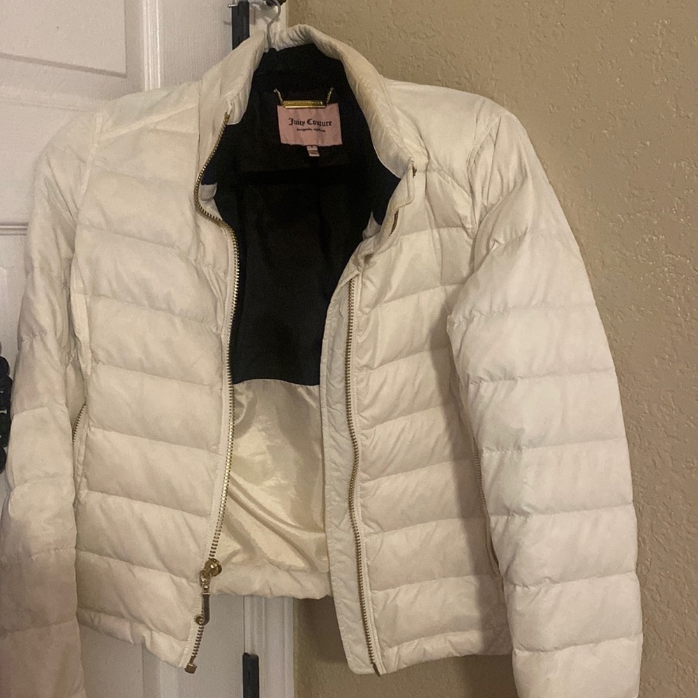 VINTAGE 2000s SMALL JUICY COUTURE WHITE PUFFER, GOLD ZIPPER AND ZIPPER POCKETS